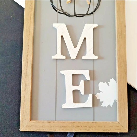 Old East Main Company Freestanding Wood Welcome Sign Pumpkin Flowers Leaves Bead - Picture 9 of 16